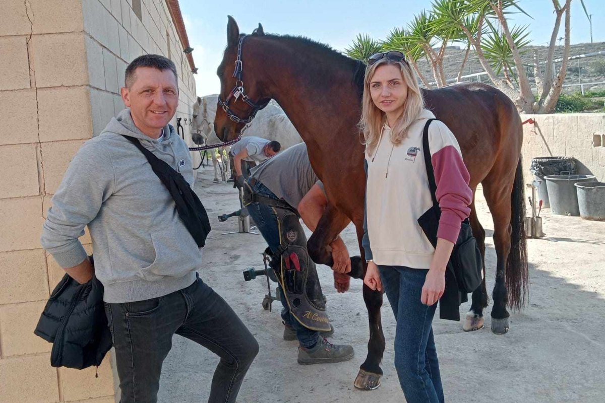 Sabina Kozdrowska i Rafał Pirga na job shadowing w stadninie koni w Hiszpanii, w Alicante.